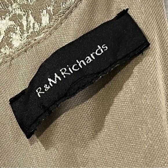 V-neck Elegant Cream / gold v-neck Sleeveless formal Dress size 12 - Picture 8 of 12